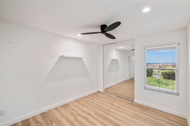 Building Photo - 1056 Calle Del Cerro