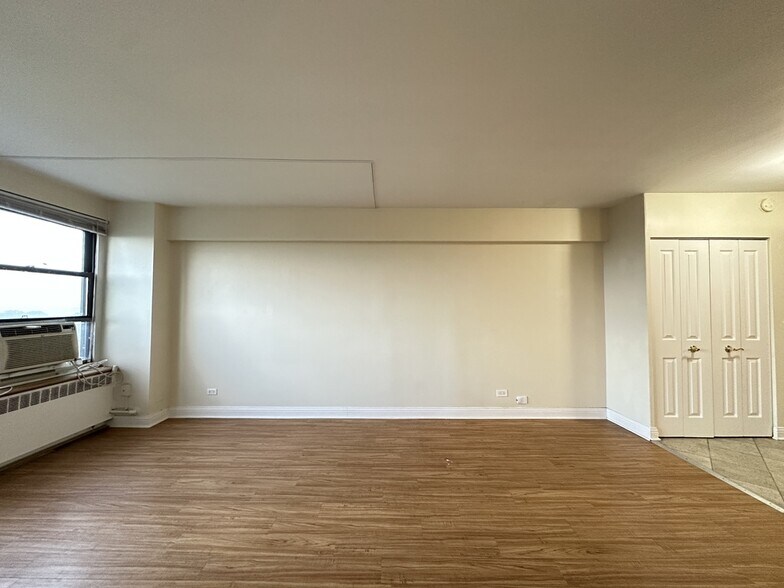 Building Photo - 4180 N Marine Dr