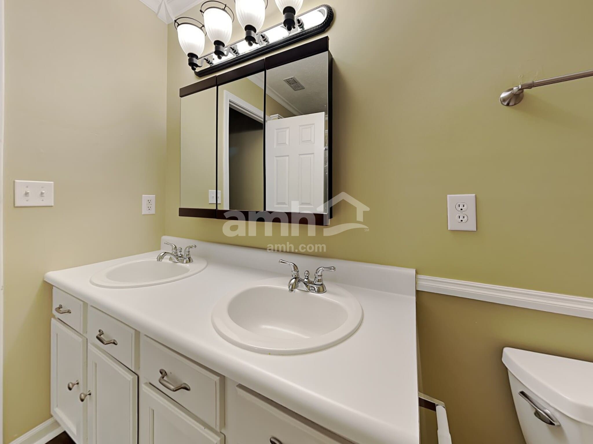 Building Photo - 10755 Talisman Dr