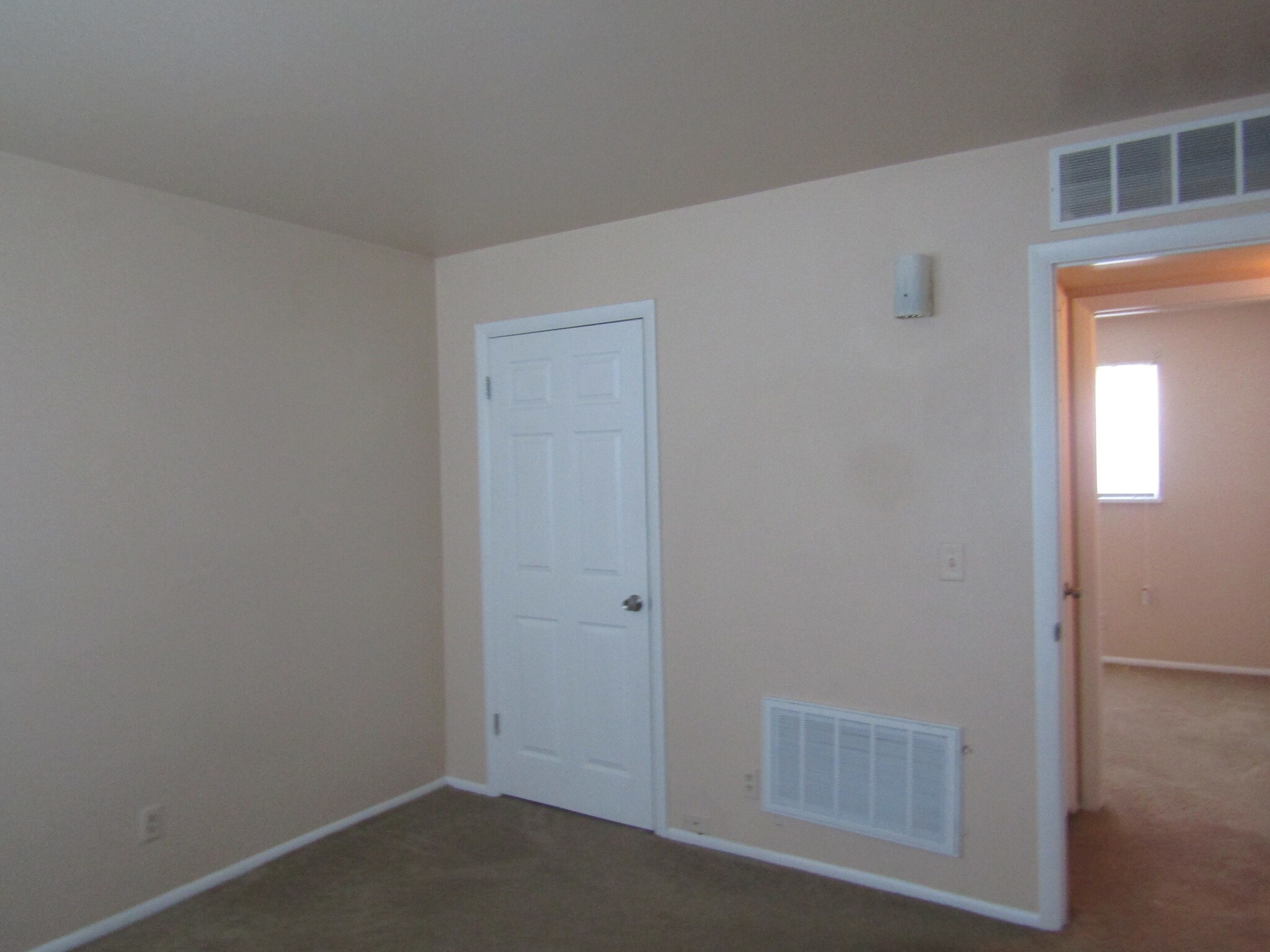 Building Photo - 106 Pike Ave