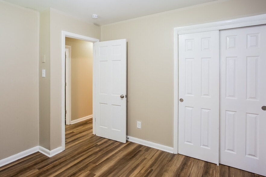 Building Photo - 5401 Venado St