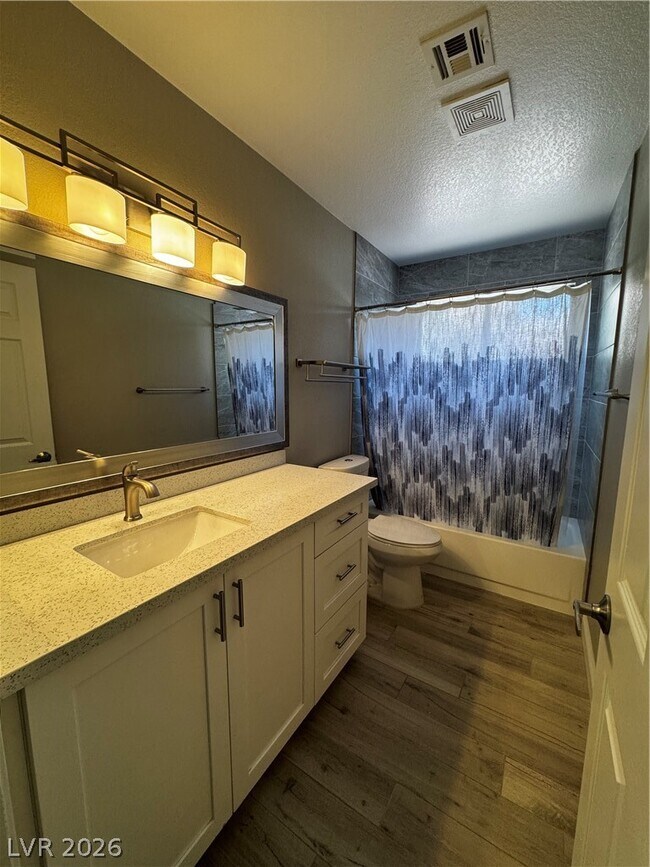 Building Photo - 2504 Goldenmoon St