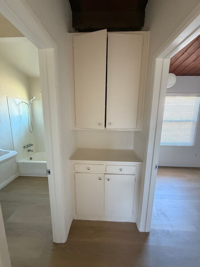 Building Photo - 4470