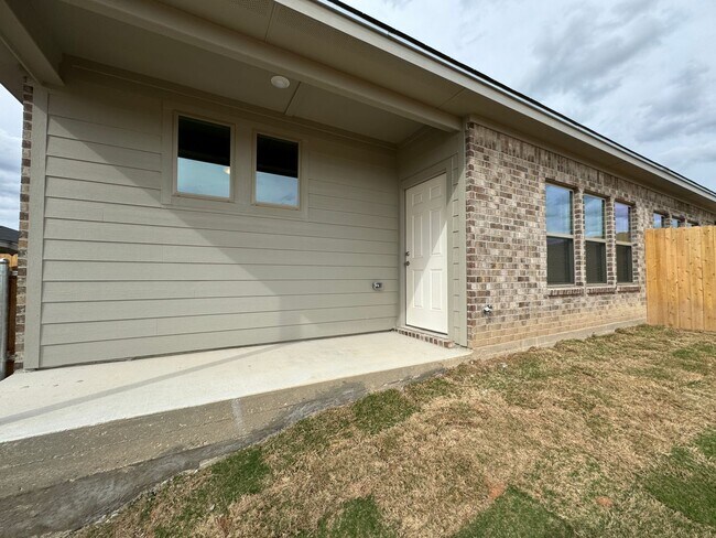 Building Photo - 5403 Rose Gdn Lp