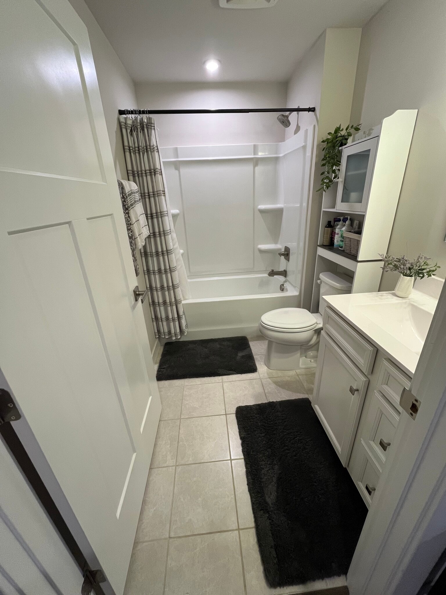 Full Bath - 2736 Thornton Grove Blvd