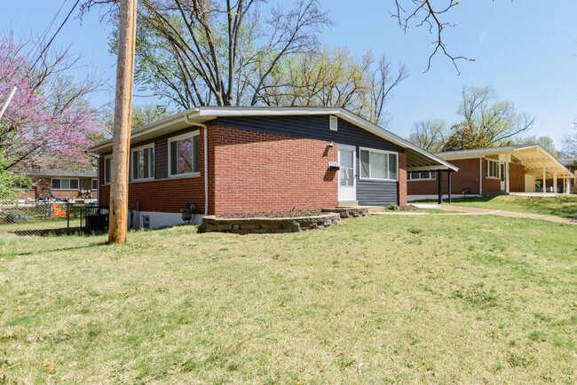 Building Photo - 620 St Bernard Dr