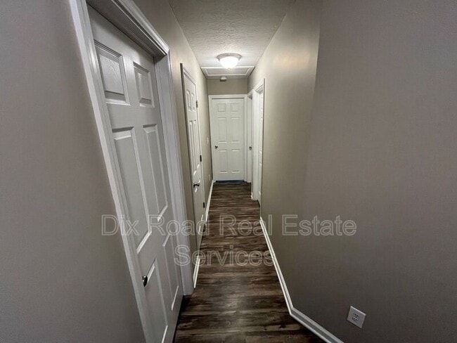 Building Photo - 265 Ihle Dr