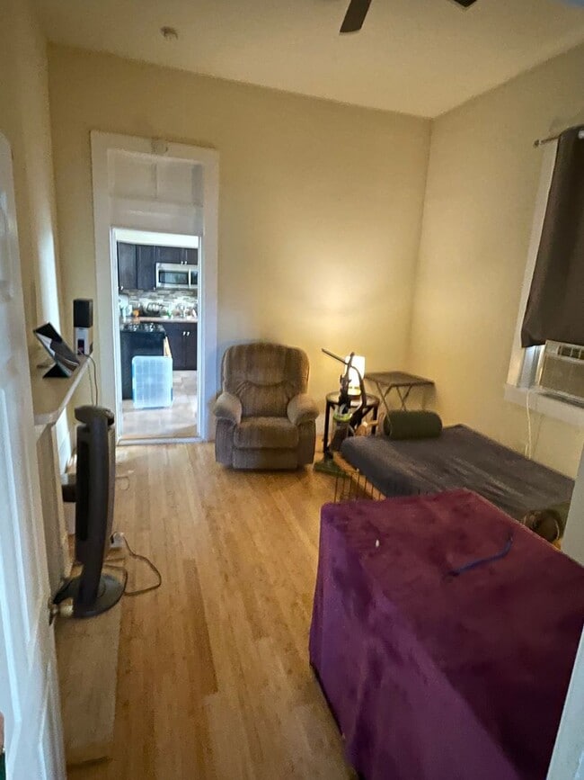 Building Photo - 2BD/1BA Shotgun in Bayou St John
