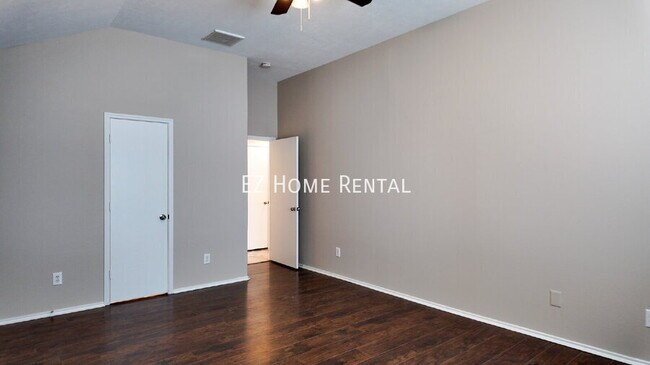 Building Photo - 23919 Clipper Hill Ln