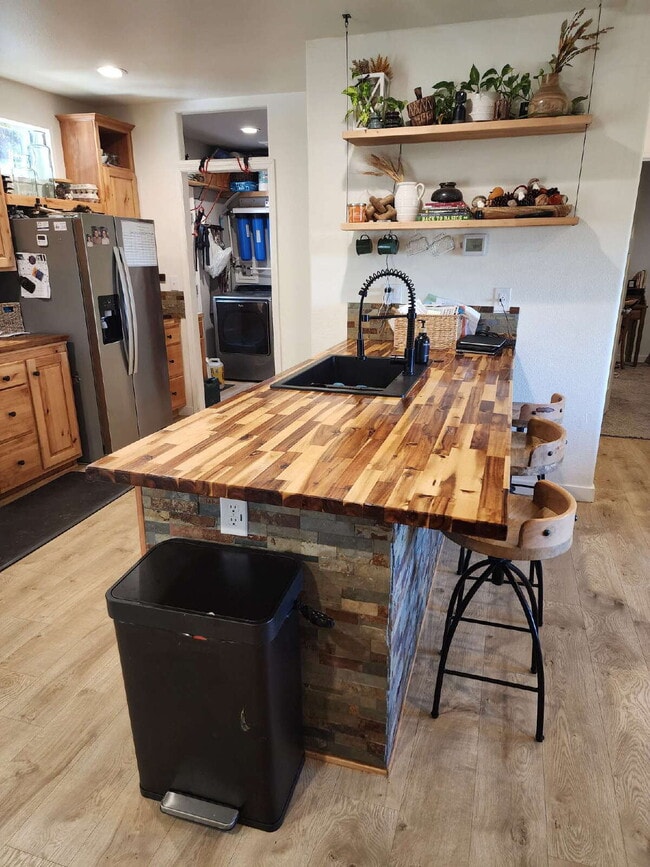 Building Photo - 3BR, 2BTH in Post Falls Above The Fog