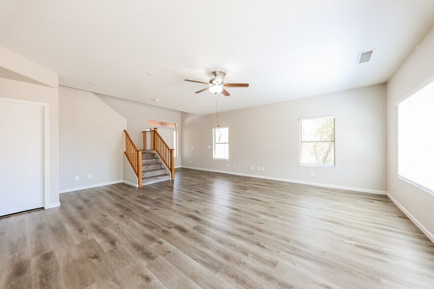 Building Photo - 16801 W Statler St