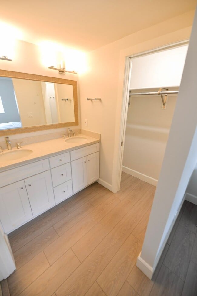 Building Photo - 259 Avenida Granada