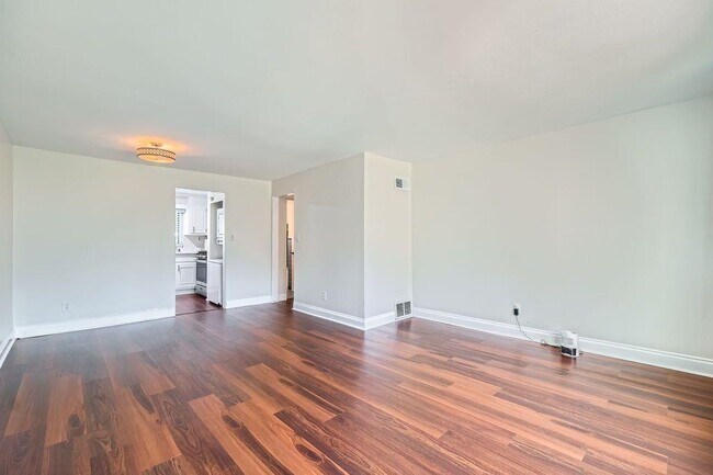 Building Photo - 101 Ardmore Pl NW