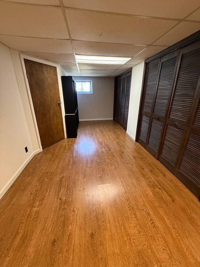Building Photo - 11015 Golf Crest Dr