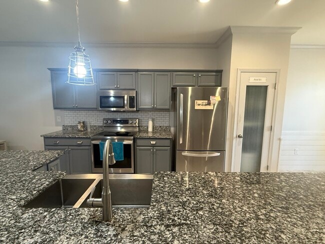 Building Photo - 411 Niceville Ave