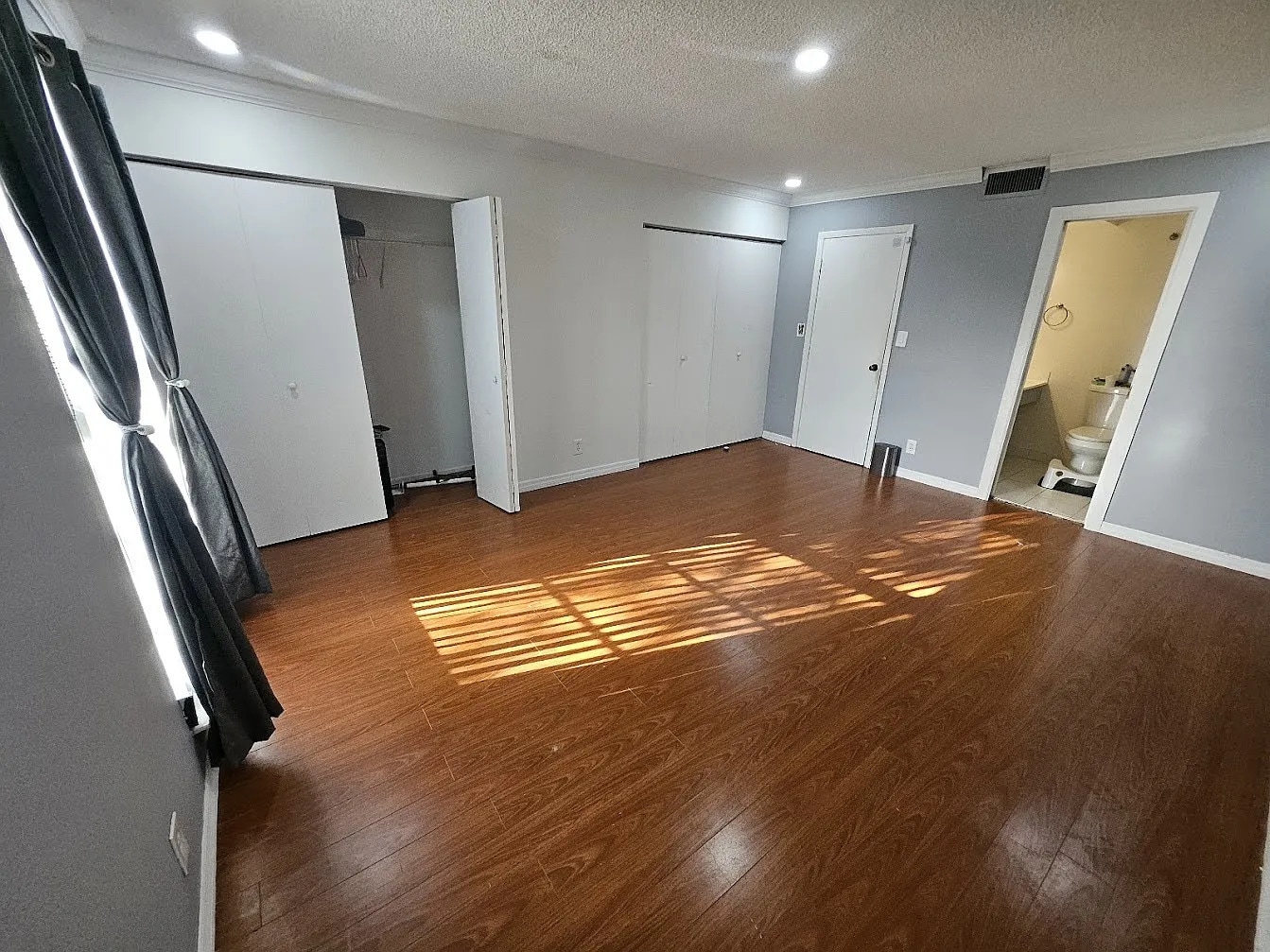 Main room - 1624 NW 90th Way