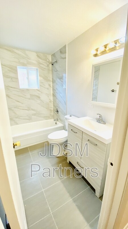 Building Photo - 1415 N Pearl St