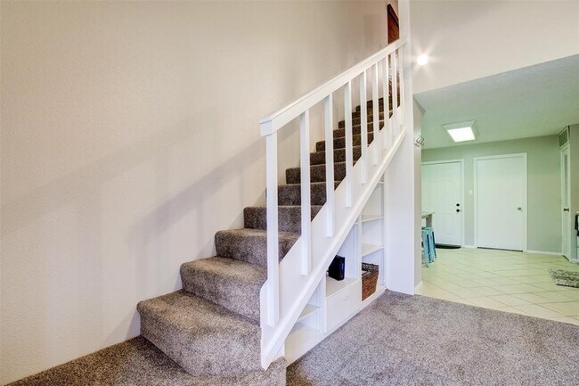 Building Photo - 12900 Walden Rd