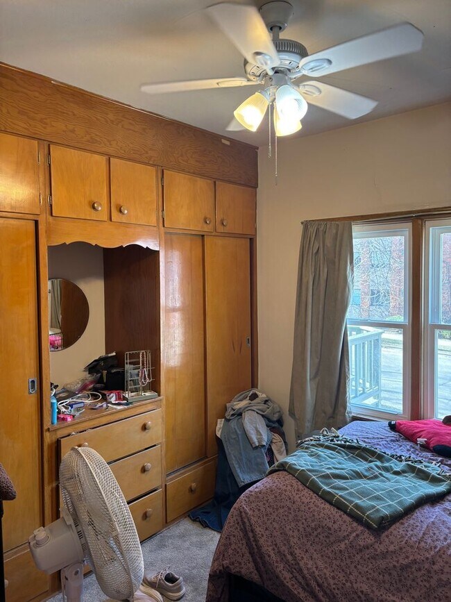 Building Photo - 26 N Franklin St