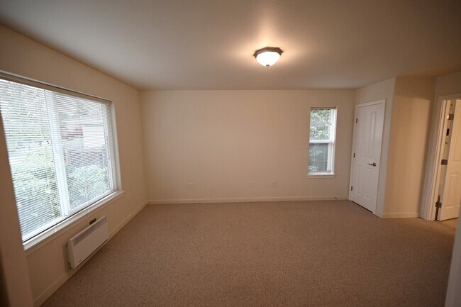 Building Photo - 2 bed 2 bath in Sequim