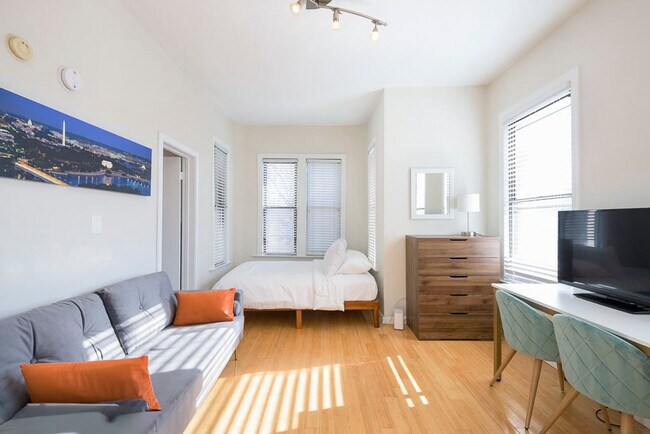 Building Photo - 1822 15th St NW