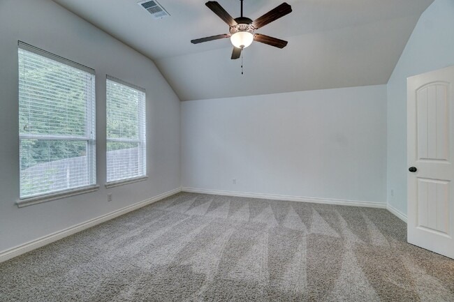 Building Photo - 3900 Sierra Vista Way