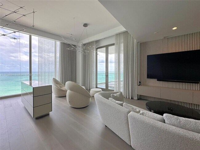 Building Photo - 17901 Collins Ave