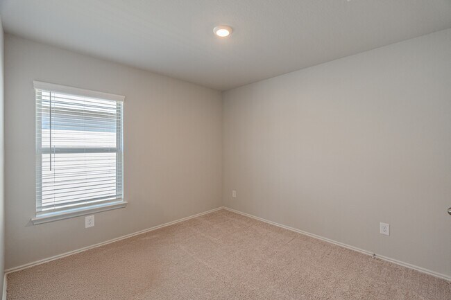 Building Photo - 26106 Halwell Mnr Ln