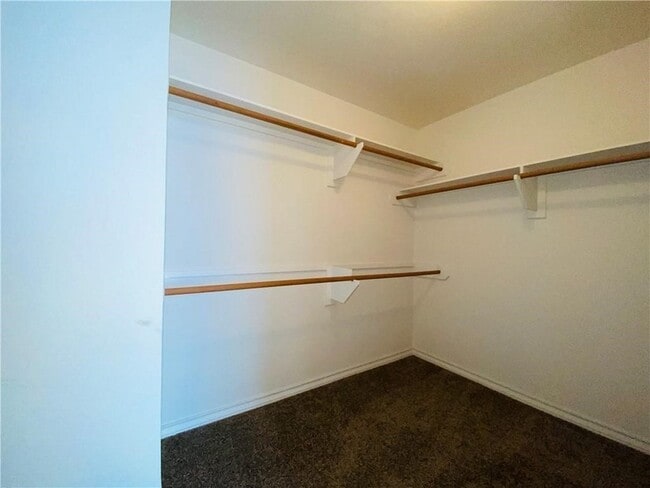 Building Photo - 2104 Westwood Dr