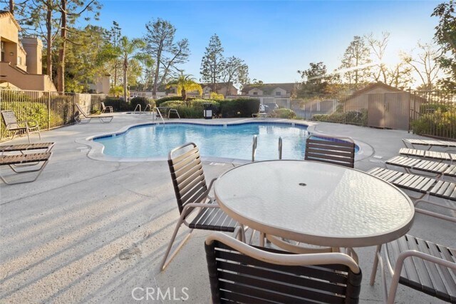 Building Photo - 1060 Calle Del Cerro