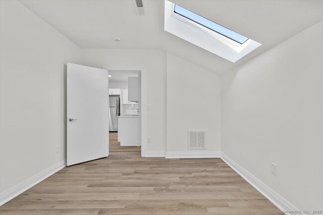 Building Photo - 972 State St