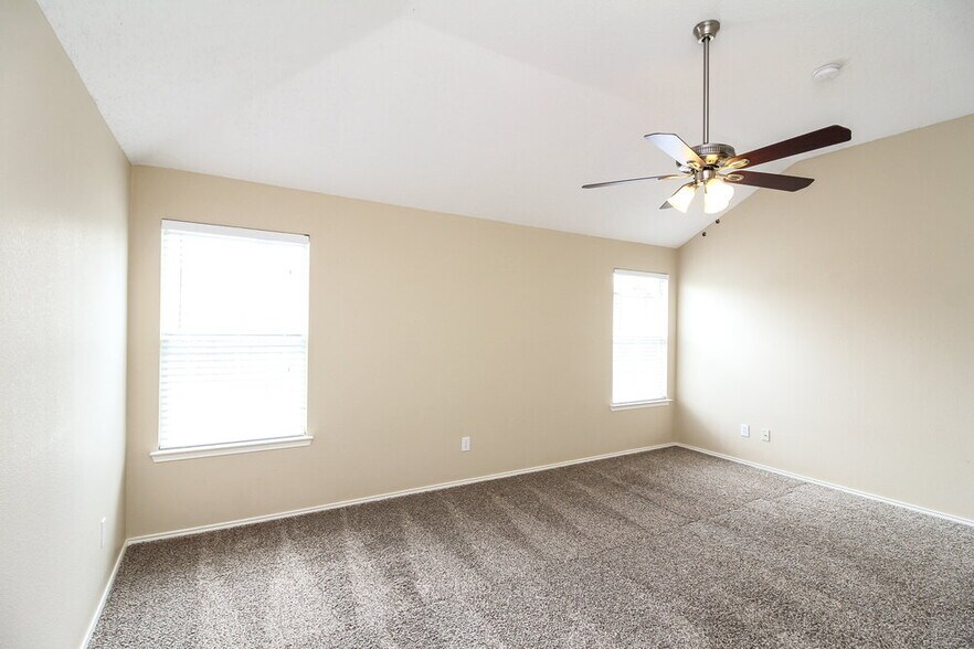 Building Photo - 2024 Northridge Dr