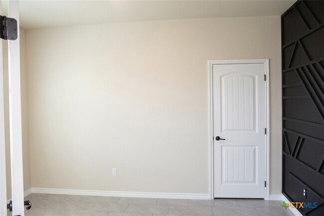 Building Photo - 2509 Meadow Lark Dr