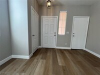 Building Photo - 10780 Valencia Hills St