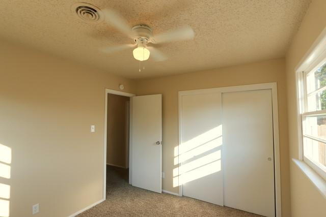 Building Photo - Half off First Full Month's Rent! /Fantastic Updated Home