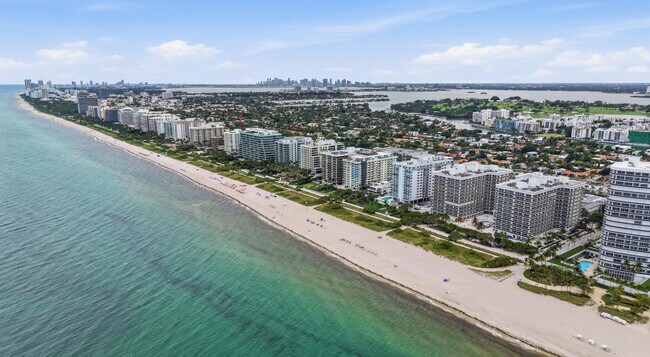 Building Photo - 9595 Collins Ave