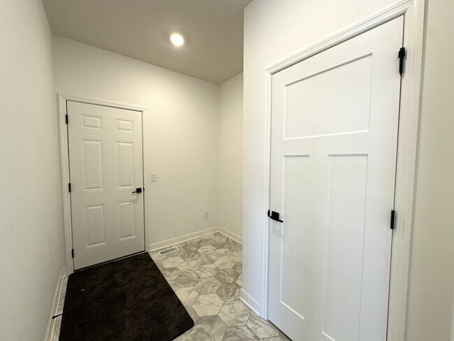 Building Photo - 22525 Wood Ln