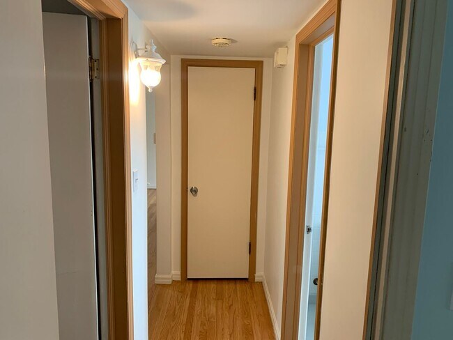 Building Photo - 14865 Pershing Dr