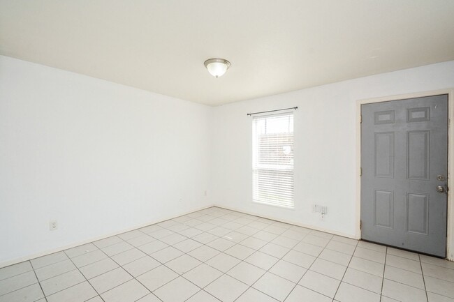 Building Photo - 1116 Murrayhill Dr
