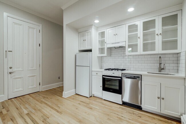 Building Photo - 465 Jersey Ave