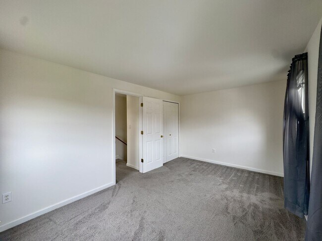 Building Photo - 8166 Del Haven Rd