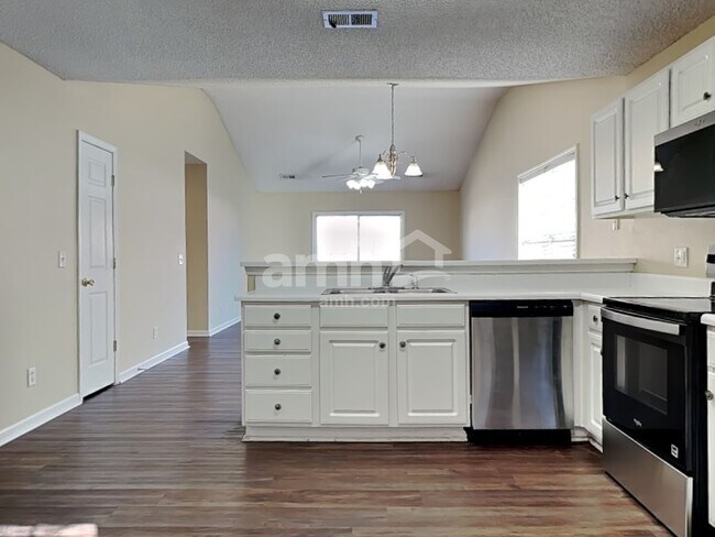 Building Photo - 5 Stemson Way