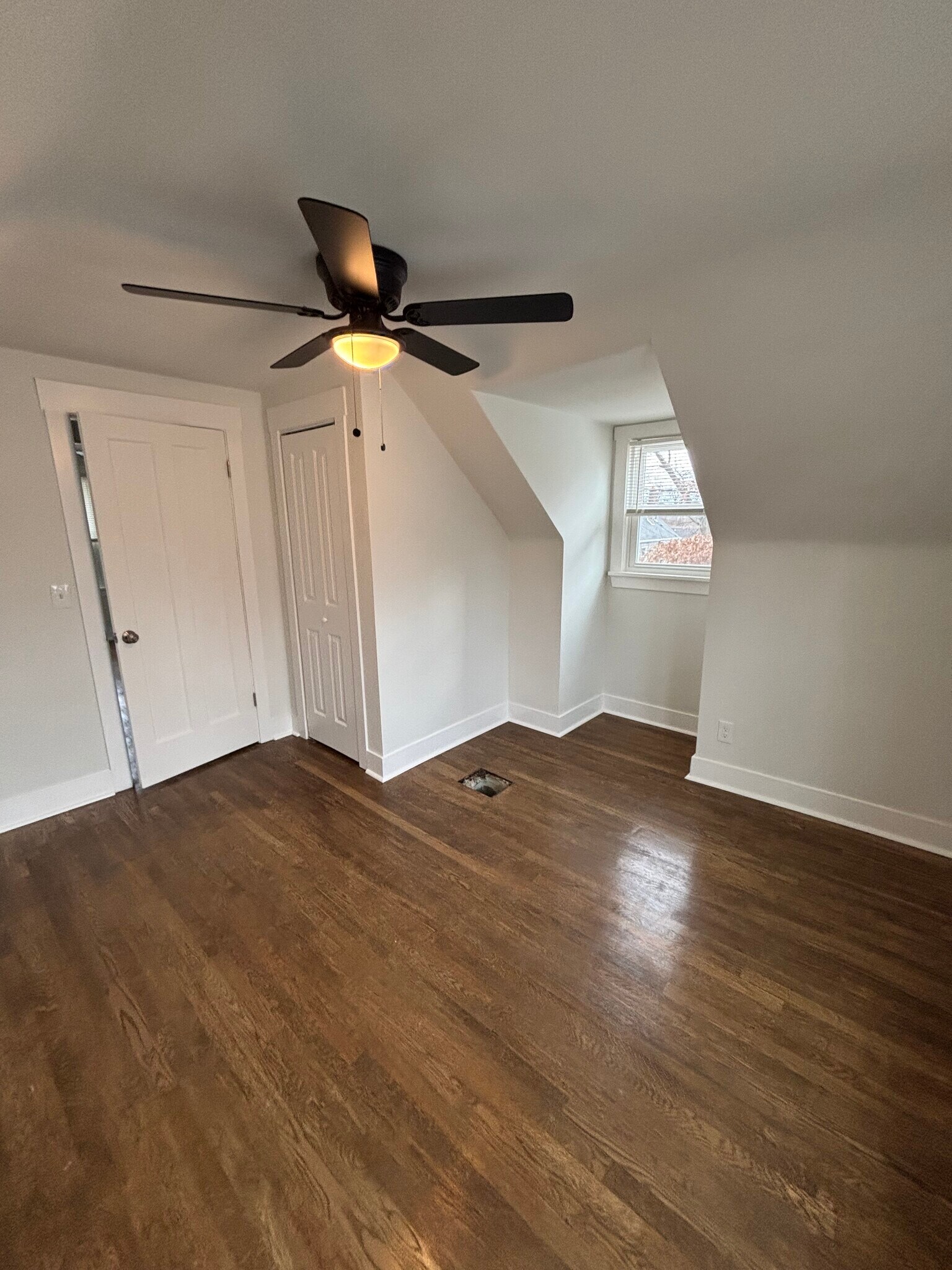 Building Photo - 3742 Anioton Ct