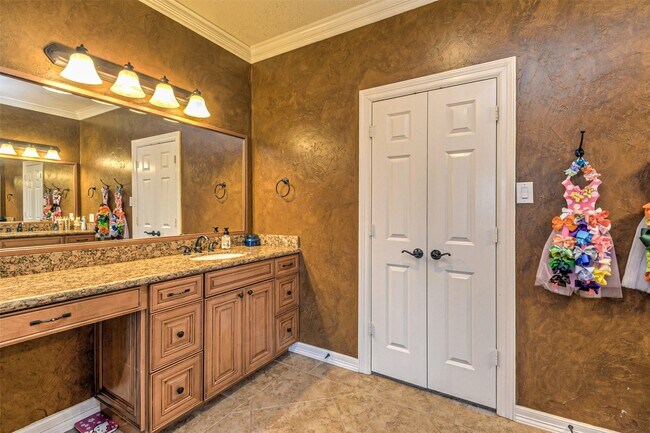 Building Photo - 1914 Sand Hollow Ln
