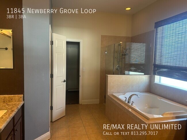 Building Photo - 11845 Newberry Grove Loop