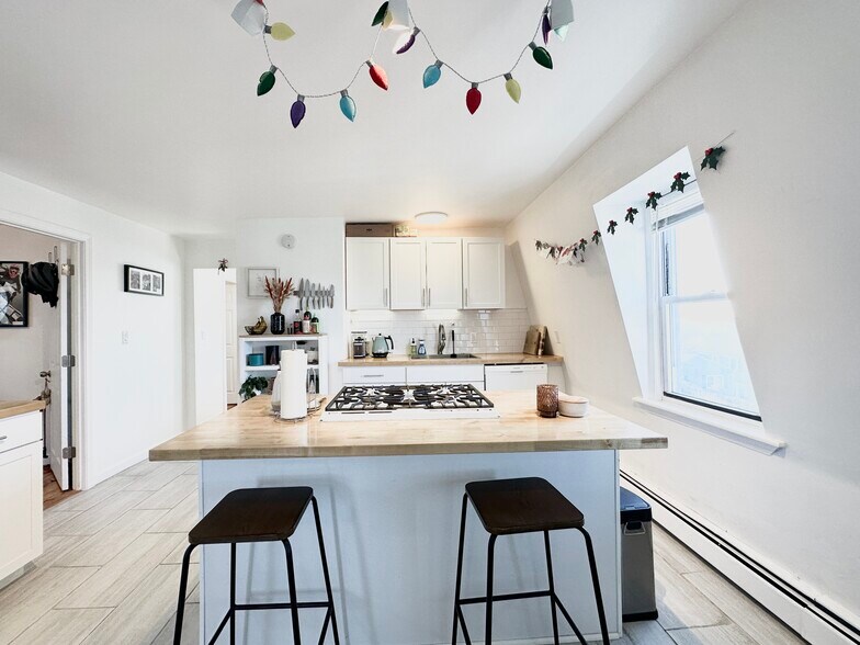 Building Photo - 44 Woodbine St