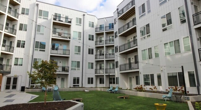 Building Photo - 601 E Pete Rose Wy