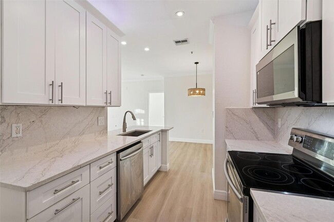 Building Photo - 5000 Culbreath Key Way