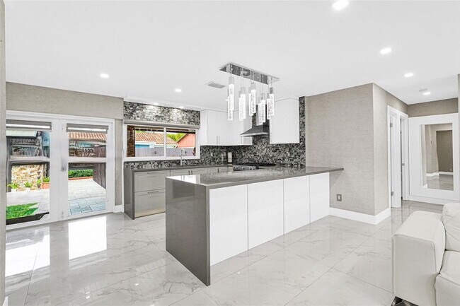 Building Photo - Southwest 133rd Court, Miami, FL 33175 - 3...