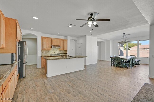Building Photo - 7221 Sandy Plains Ave